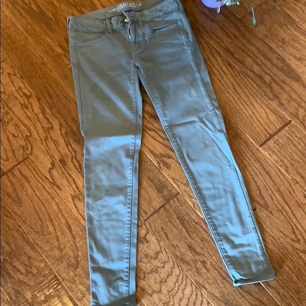 Gray American eagle skinny jeans